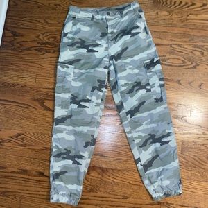 High rise cargo joggers